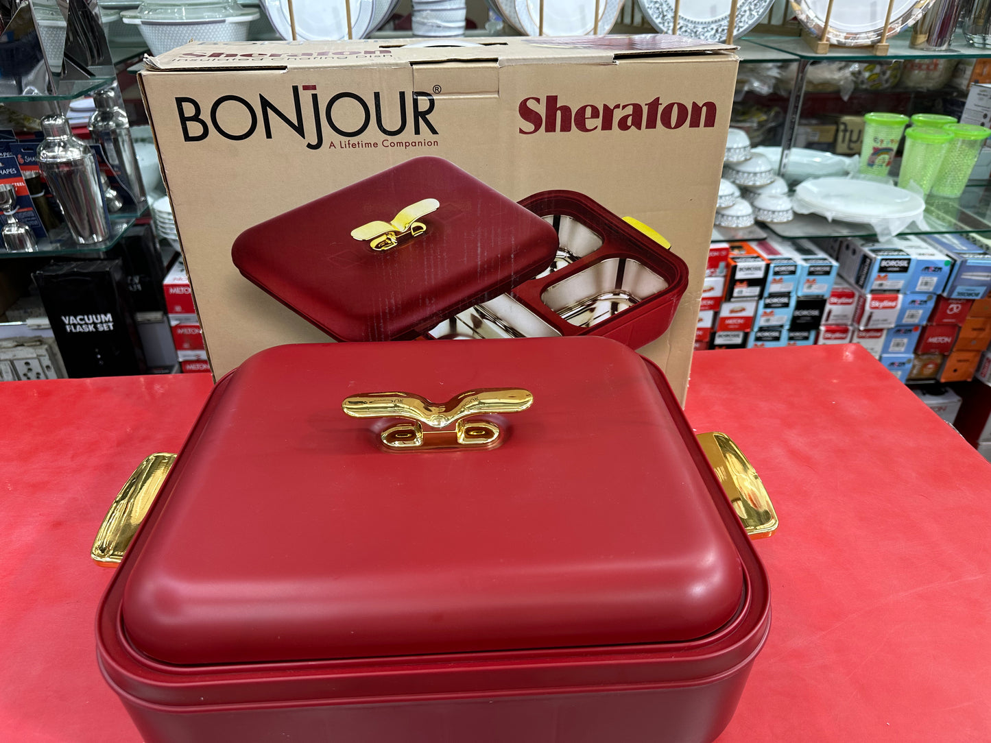 BONJOUR Sheraton 3-in-1 Insulated Chafing Dish | Premium Stainless Steel Hotpot & Casserole with PUF Insulation | Buffet Server with Lock Lid & Golden Handles | Red