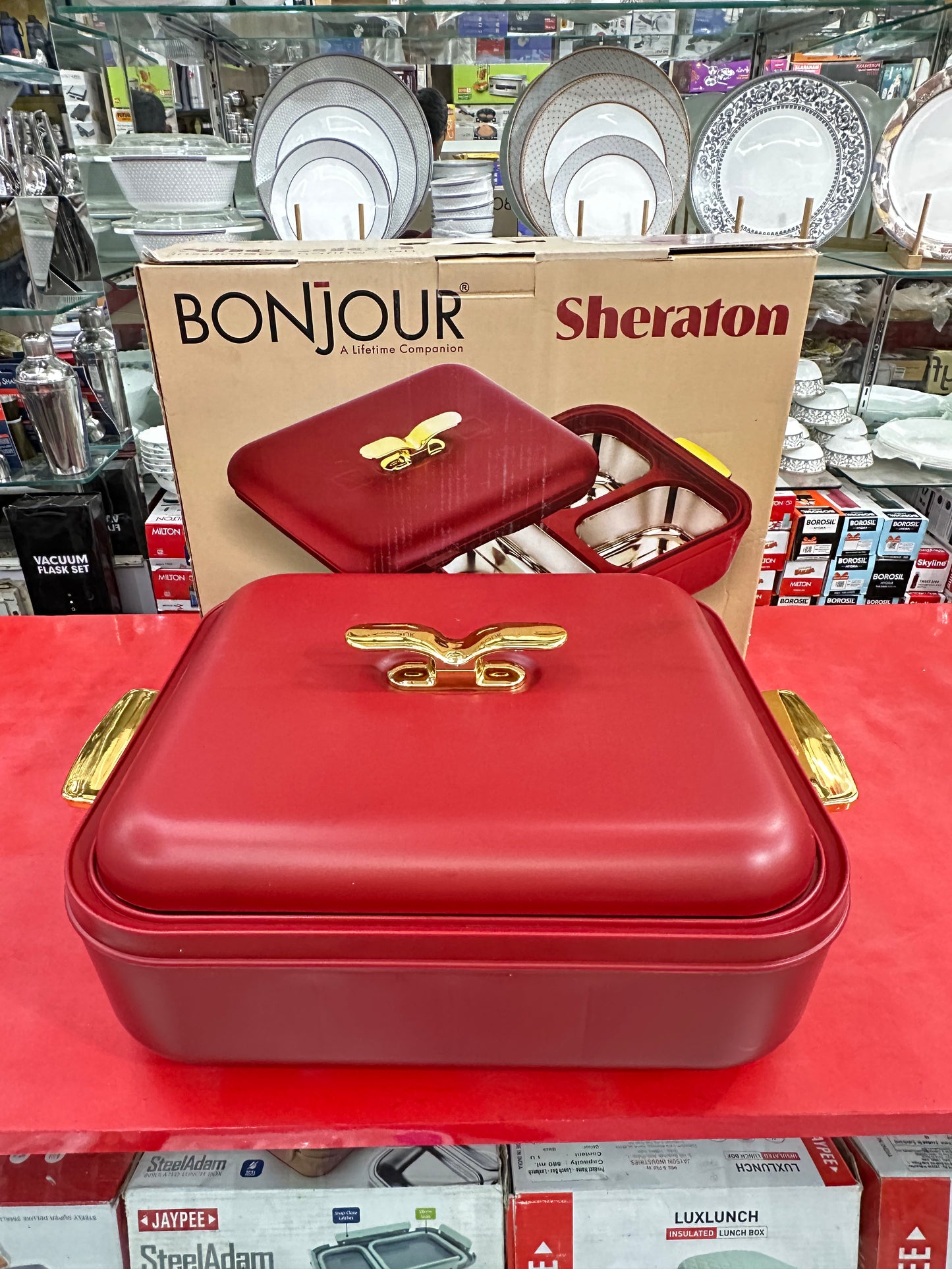 BONJOUR Sheraton 3-in-1 Insulated Chafing Dish | Premium Stainless Steel Hotpot & Casserole with PUF Insulation | Buffet Server with Lock Lid & Golden Handles | Red