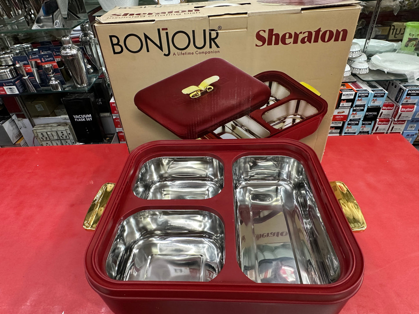 BONJOUR Sheraton 3-in-1 Insulated Chafing Dish | Premium Stainless Steel Hotpot & Casserole with PUF Insulation | Buffet Server with Lock Lid & Golden Handles | Red