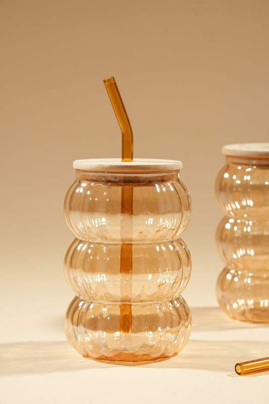 Amber Glass Tumbler with Lid & Straw – Stylish Ribbed Glass Drinking Cup for Juice, Water, Iced Tea, Coffee & Cold Beverages