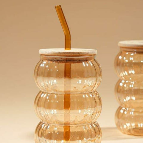 Amber Glass Tumbler with Lid & Straw – Stylish Ribbed Glass Drinking Cup for Juice, Water, Iced Tea, Coffee & Cold Beverages